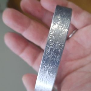 Nwot silver braclet